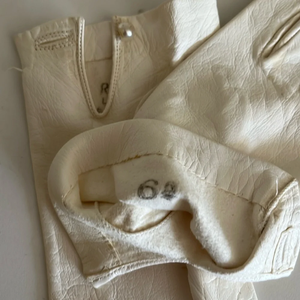 Vintage Madova Ladies cream colored leather gloves. 2 Pairs LIKE NEW